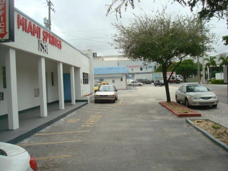 Miami Springs Inn Eksteriør billede